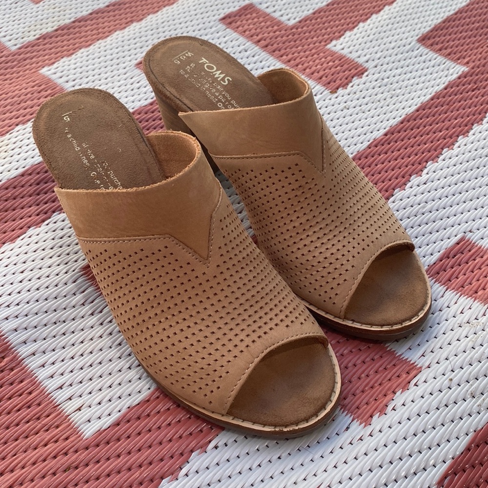 Toms sandals